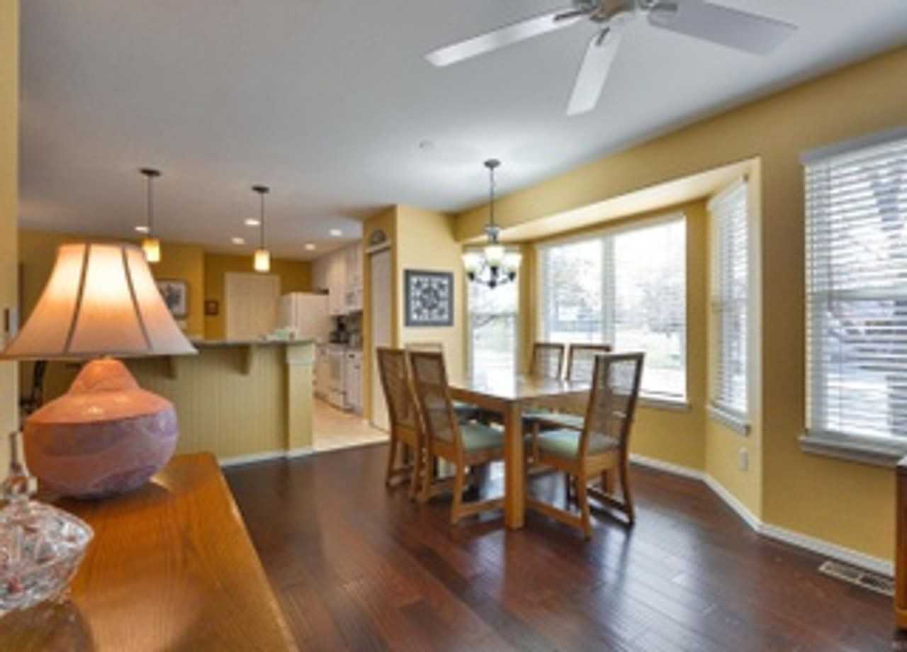304 Medina Ct - Photo 3 of 7