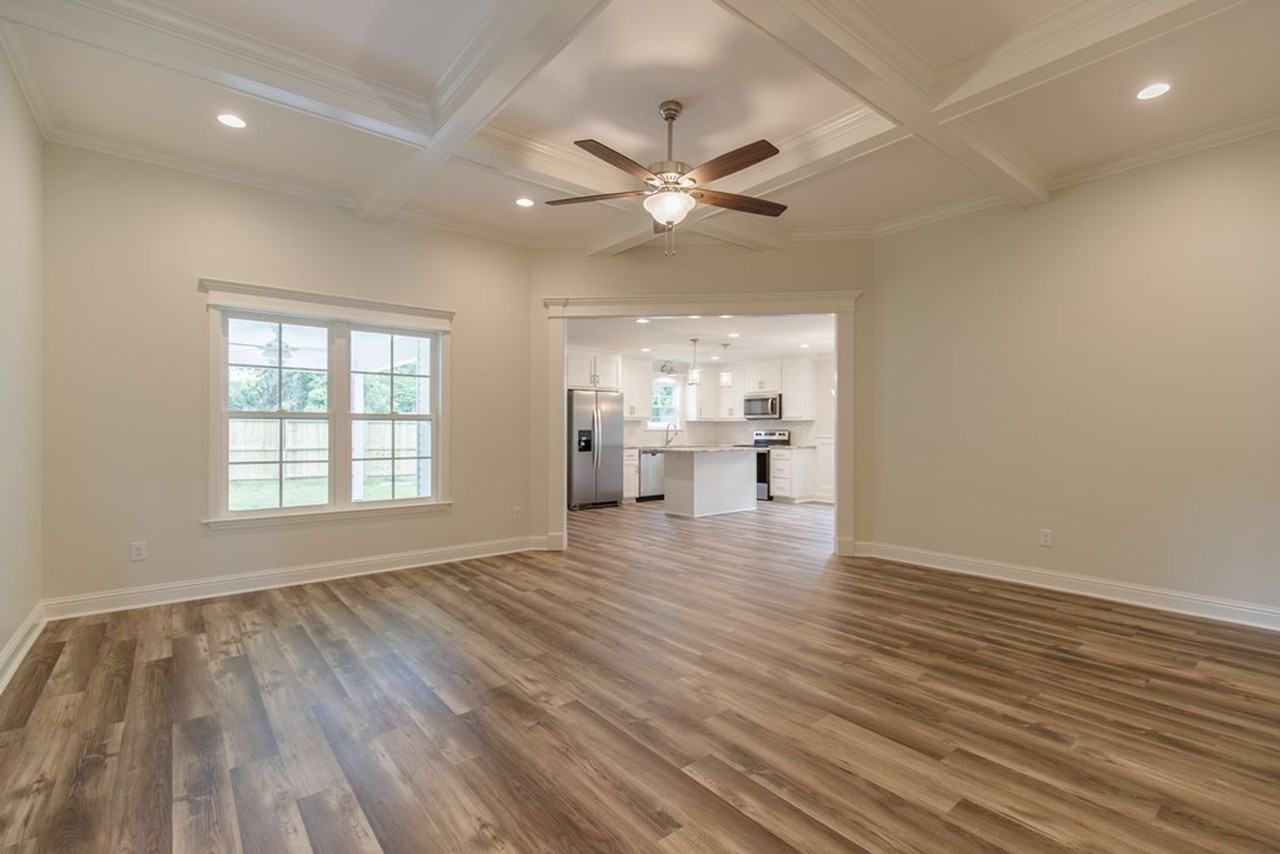 5670 Clydetta Dr - Photo 2 of 28