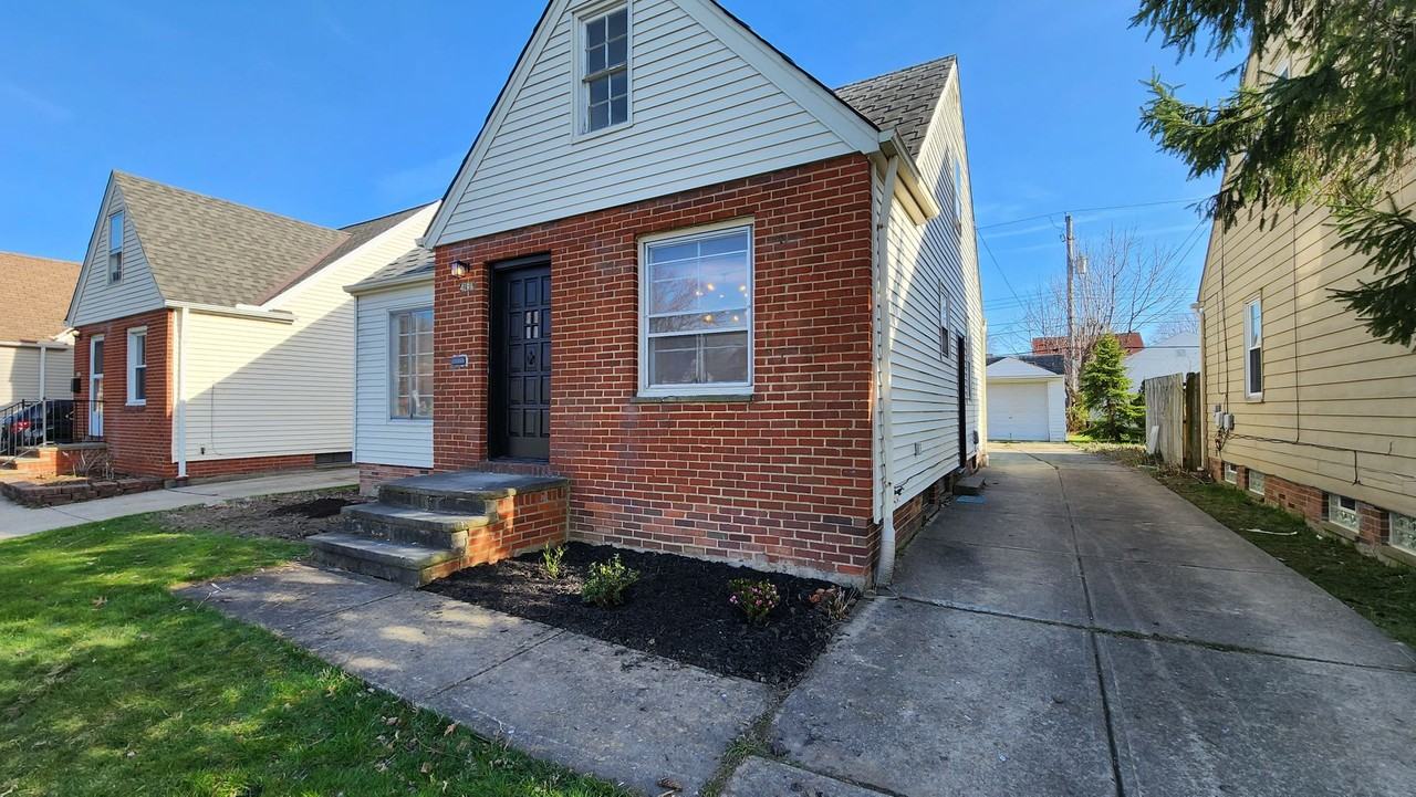 4156 Hinsdale Rd - Photo 2 of 30