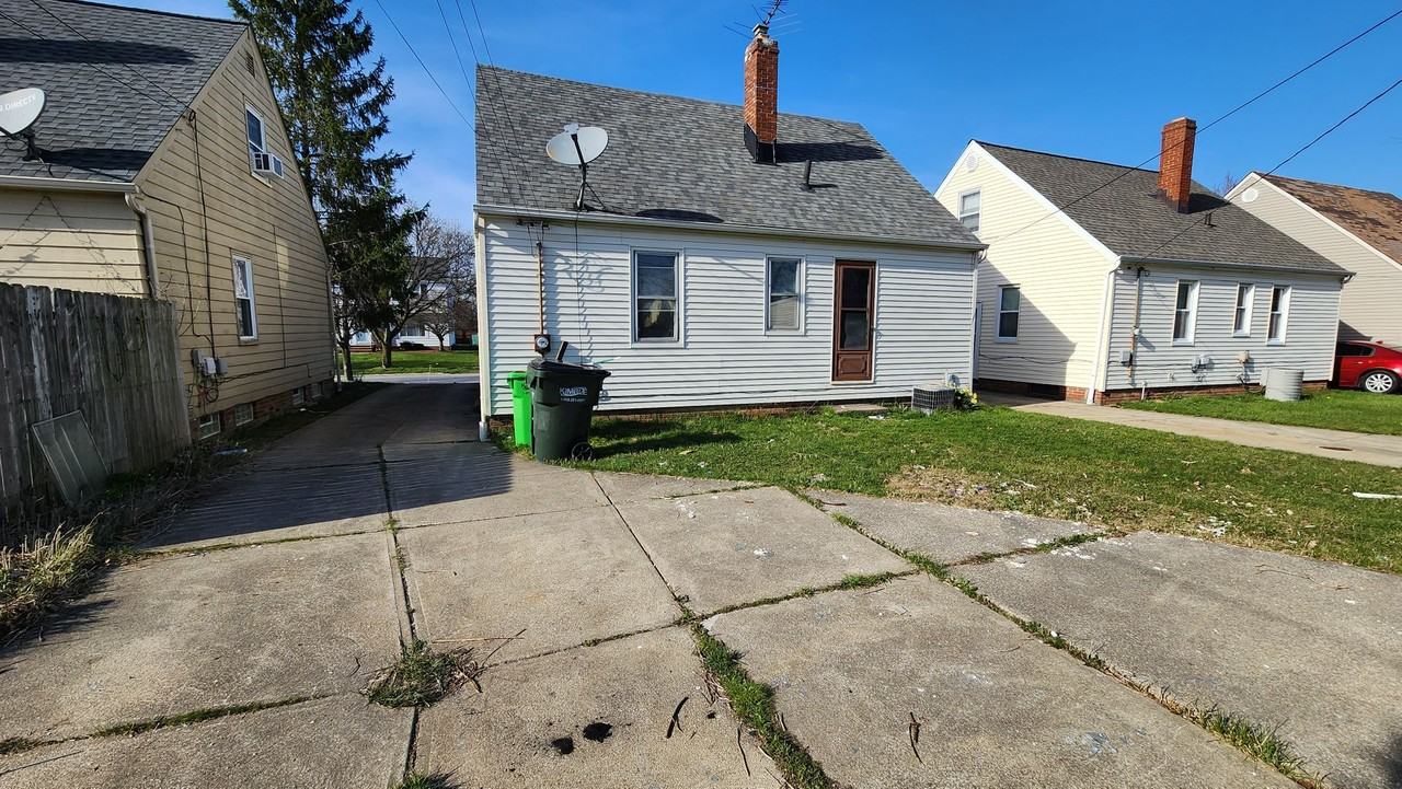 4156 Hinsdale Rd - Photo 3 of 30