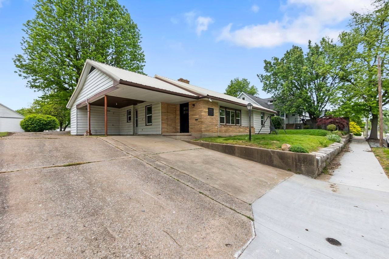 311 N Georgia St - Photo 2 of 23