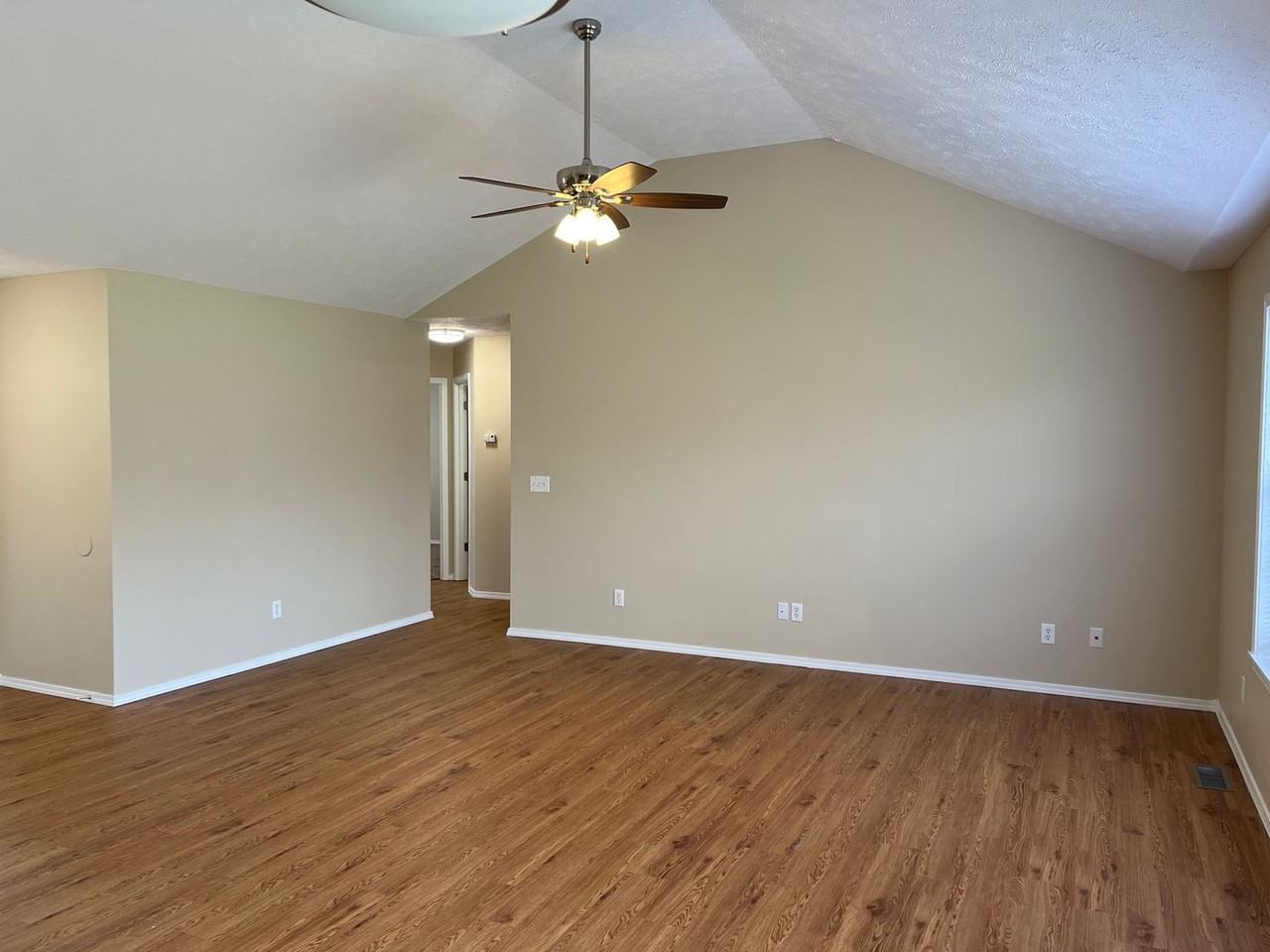 4443 W Delmar St - Photo 4 of 19