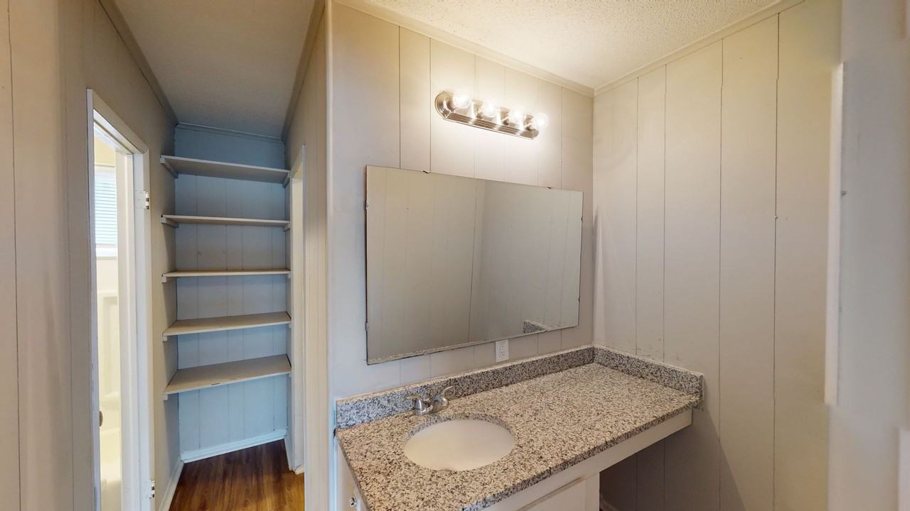 Pinopolis Apartments - Photo 6 of 8