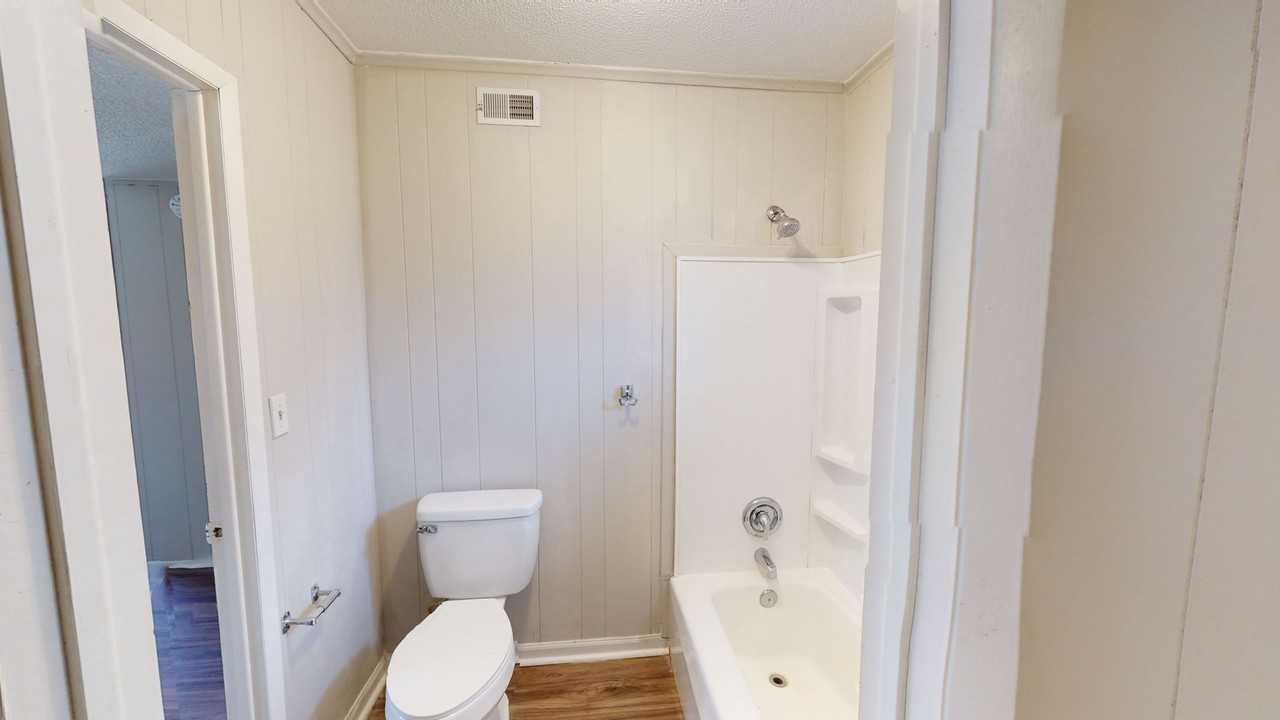 Pinopolis Apartments - Photo 7 of 8