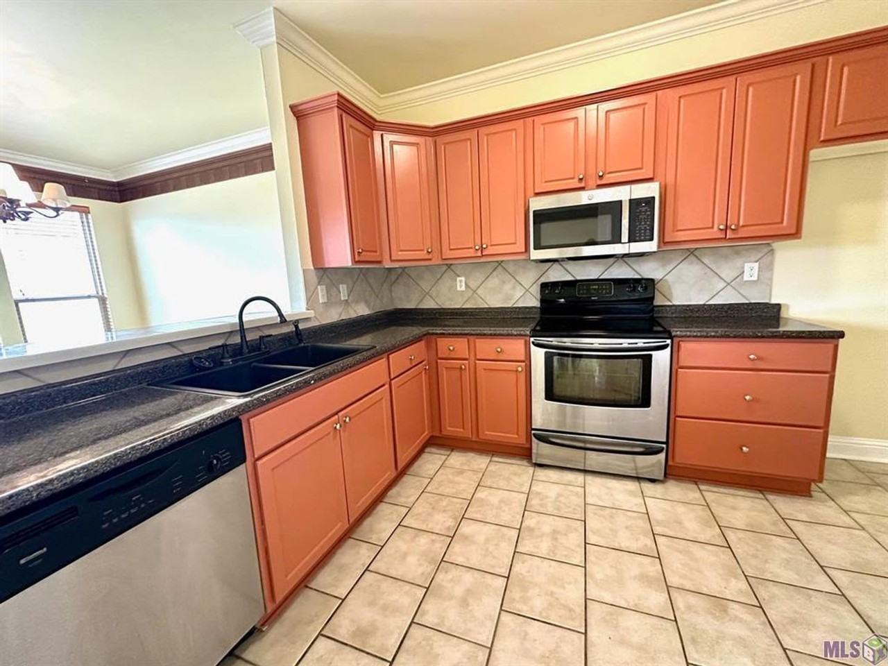 18163 Pinehurst Dr - Photo 4 of 18