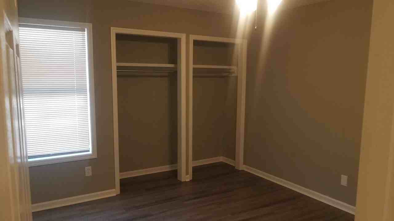 4 Lakeland Ct - Photo 2 of 12