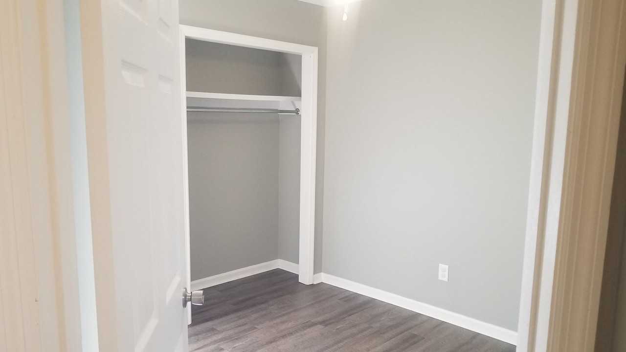 4 Lakeland Ct - Photo 6 of 12