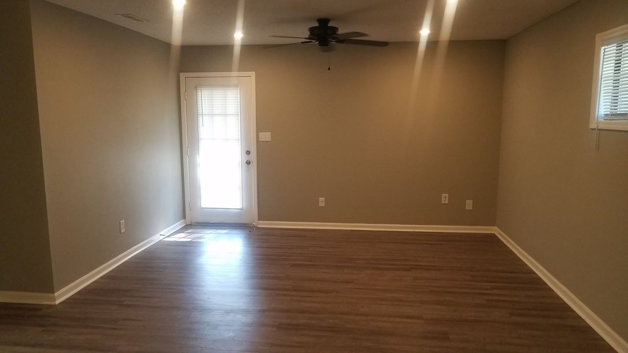 4 Lakeland Ct - Photo 7 of 12