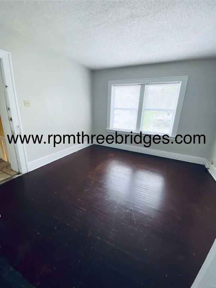 5444 Beacon - Photo 3 of 10