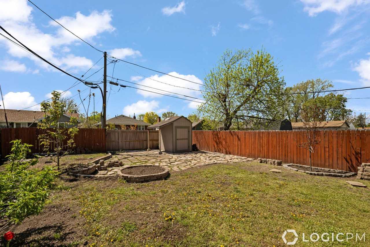 21 W Grove Ave - Photo 3 of 21