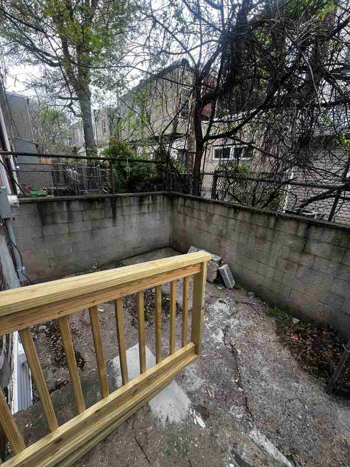 1439 S Paxon St - Photo 2 of 10