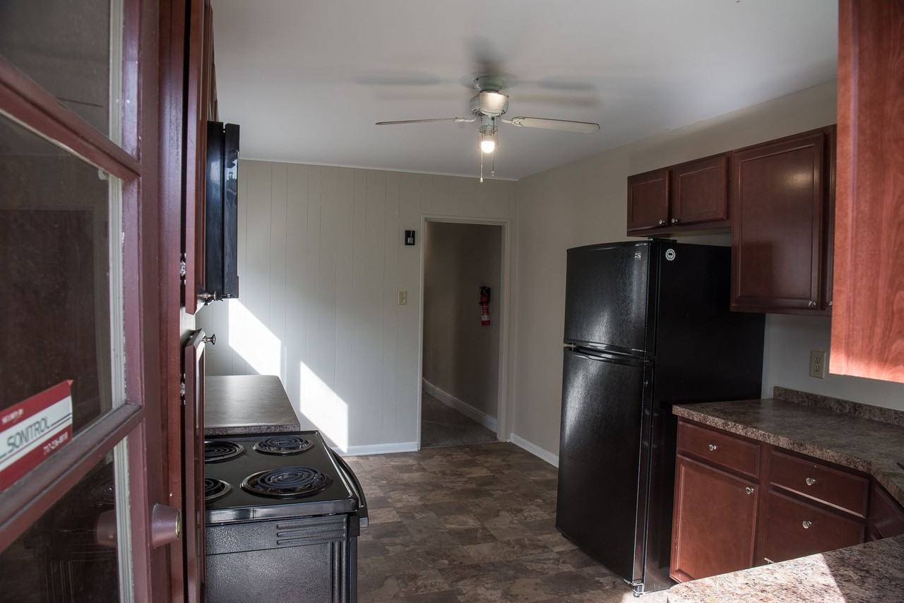 1105 N 2nd St - Photo 5 of 24