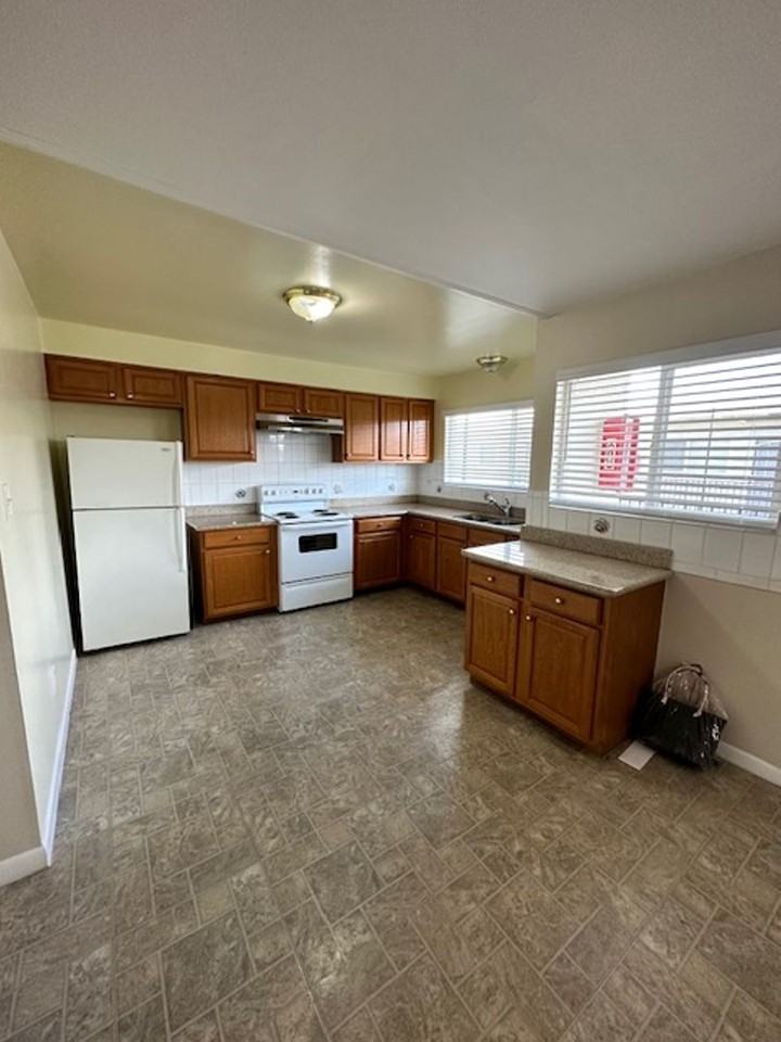 Vermonter Apartments - Photo 6 of 13