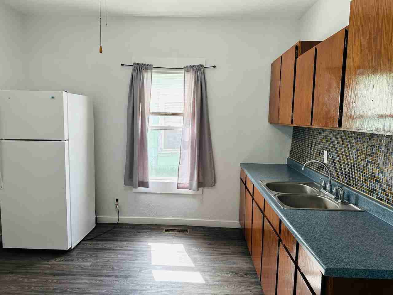 414 S 29th St - Photo 3 of 21
