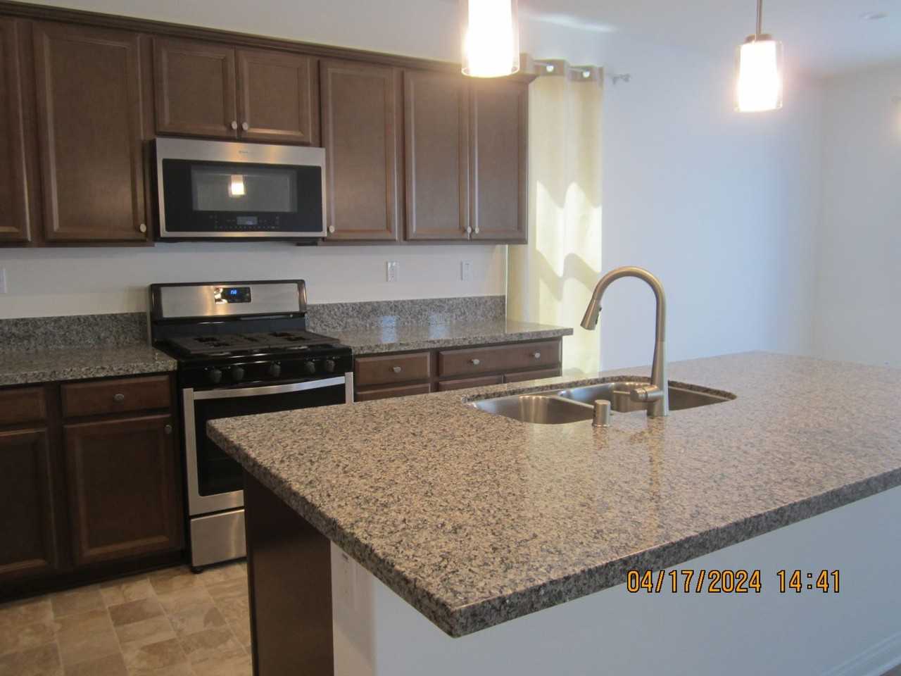 24916 Benson Dr - Photo 7 of 50