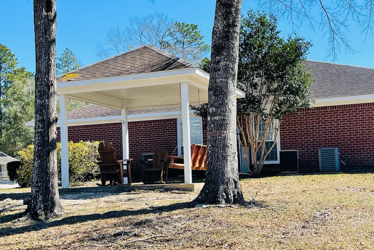 Serene Country Cottage - Photo 2 of 4