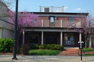 featured image of 1013 E Walnut St