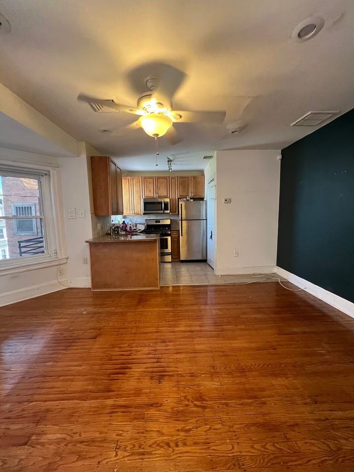 600 S 49th St - Photo 3 of 10