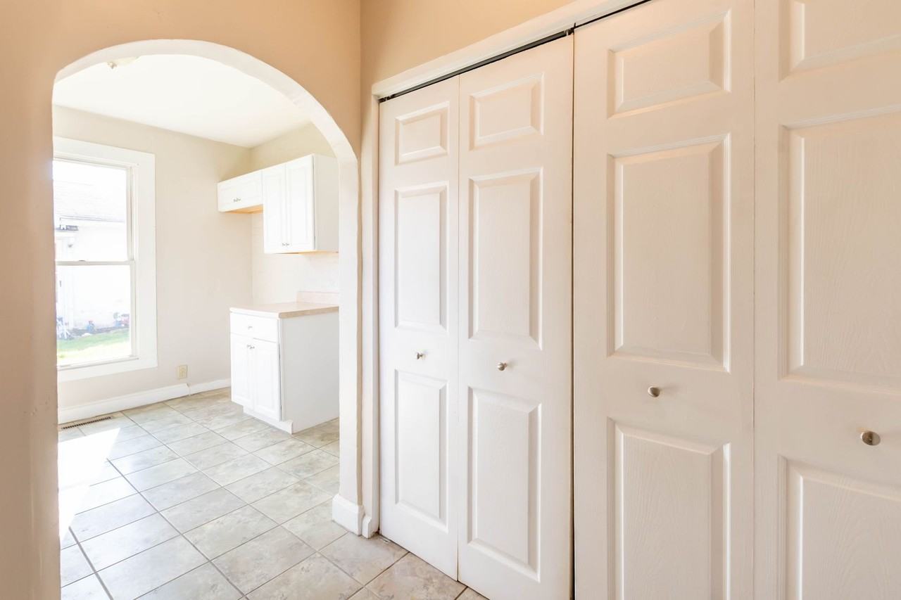 64 W Center St - Photo 5 of 20