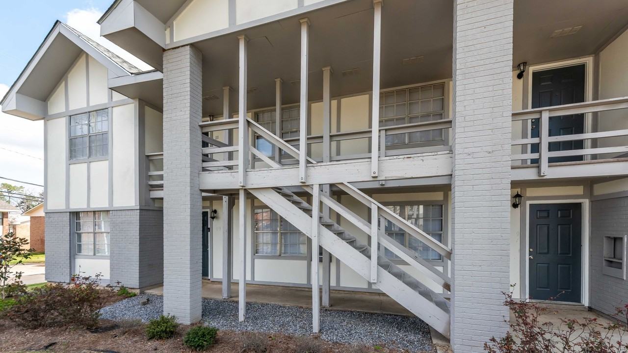 312 N 39th Ave #08 - Photo 4 of 30