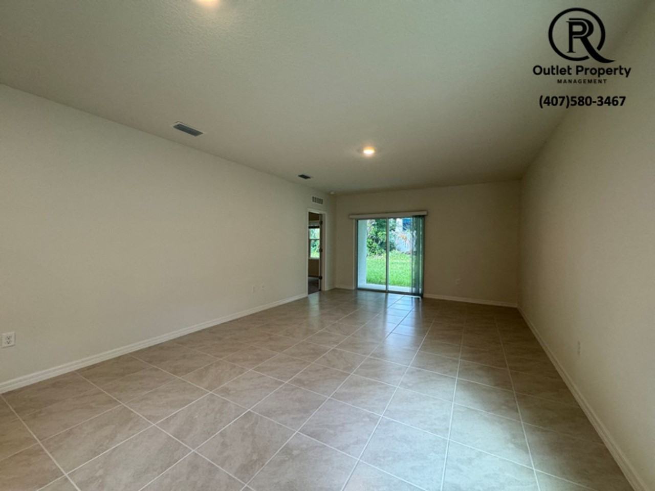 391 Pelham Park Dr - Photo 3 of 15
