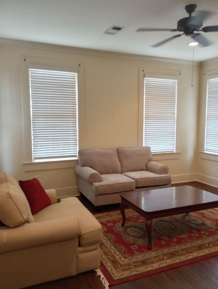 916 Blythe Ave - Photo 3 of 11