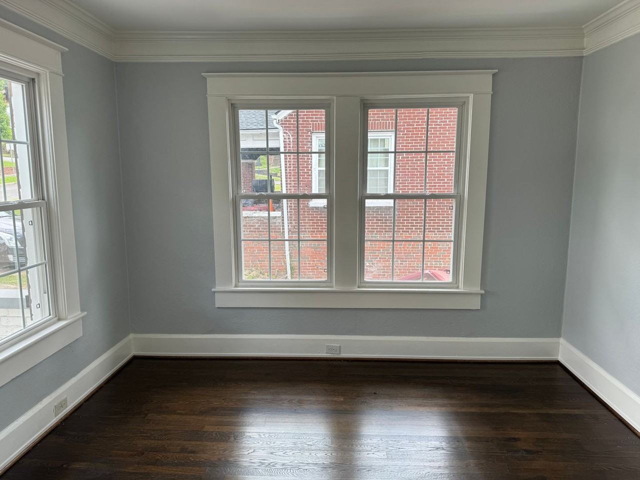 910 7th St W - Photo 3 of 14