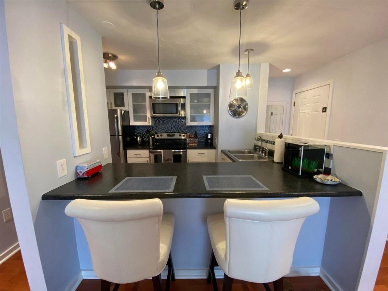 30 Wolf Rd - Photo 4 of 22