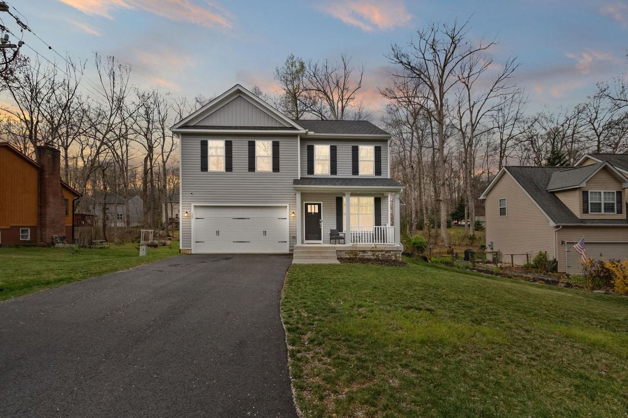 102 Monroe St - Photo 2 of 30