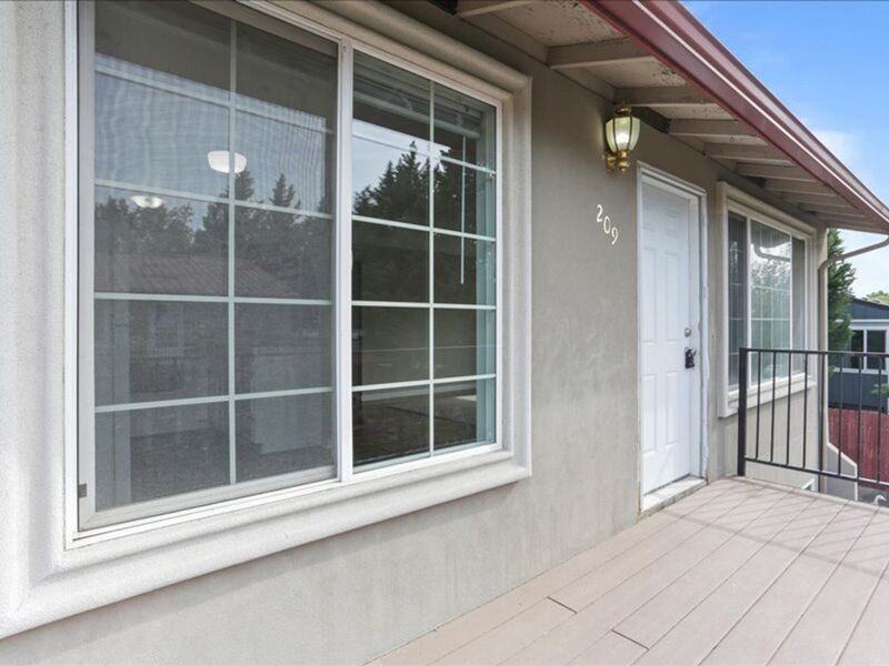 526 S 40th Ave - Photo 2 of 15