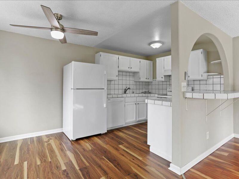 526 S 40th Ave - Photo 4 of 15