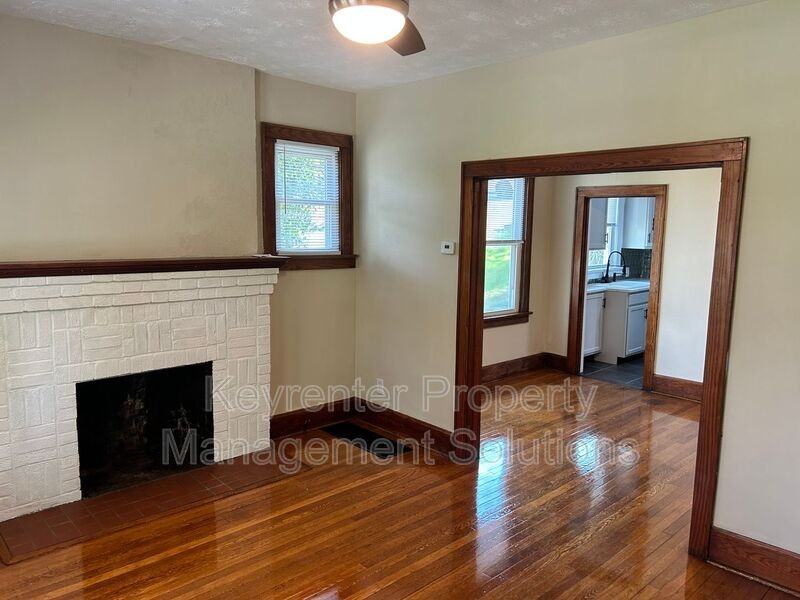 210 Biltmore St - Photo 3 of 24