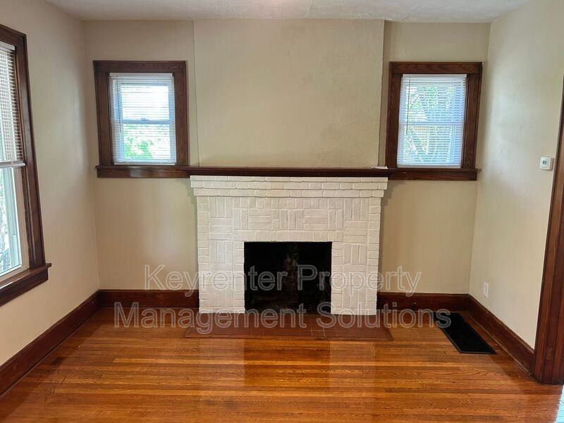 210 Biltmore St - Photo 4 of 24