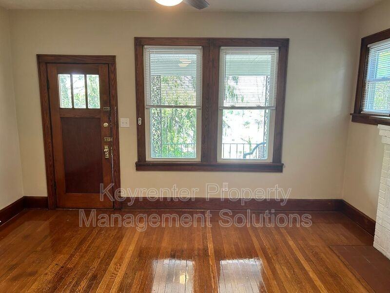 210 Biltmore St - Photo 6 of 24