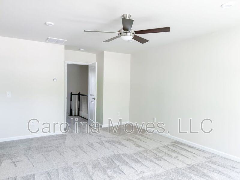 2 Willomere Way - Photo 7 of 16