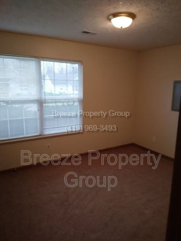 2807 Benford Ln - Photo 3 of 3