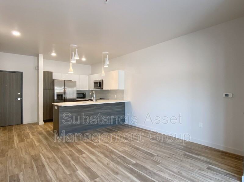 1683 Midtown Pl - Photo 4 of 19