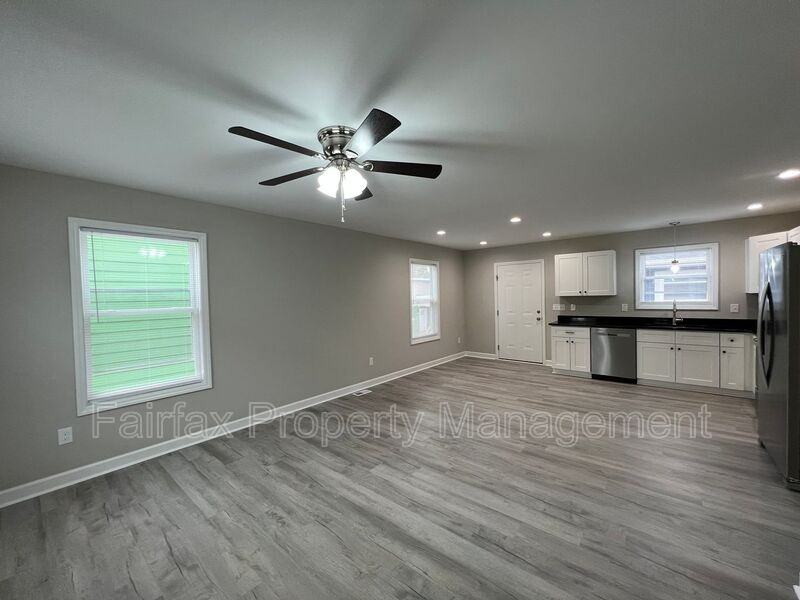 2307 Owen St #C - Photo 2 of 11