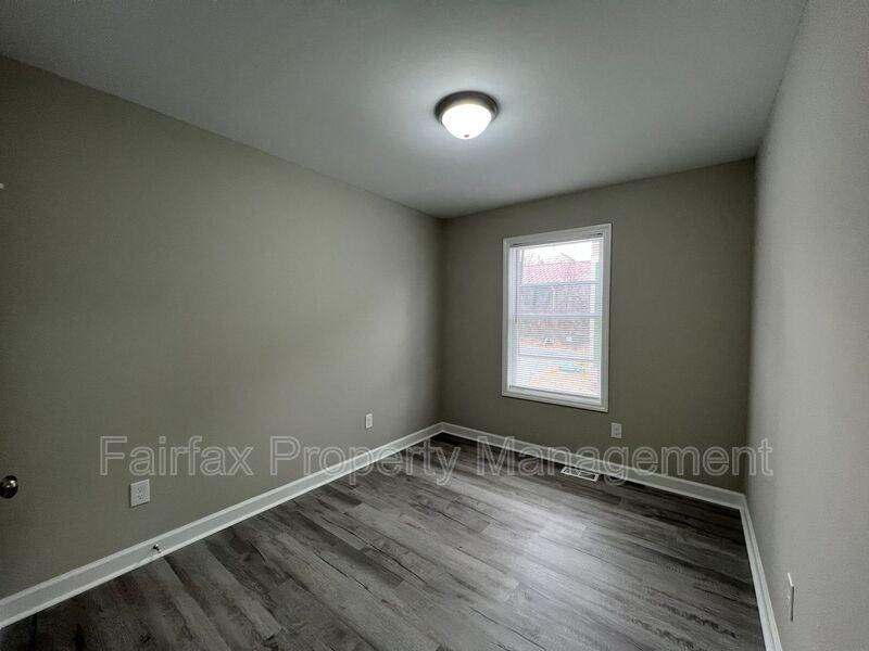2307 Owen St #C - Photo 6 of 11