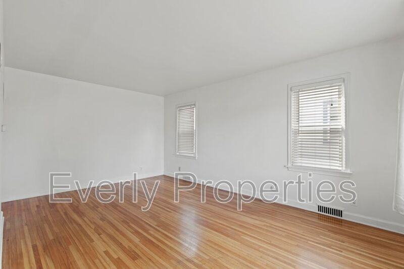 3034 N 80th St - Photo 3 of 11