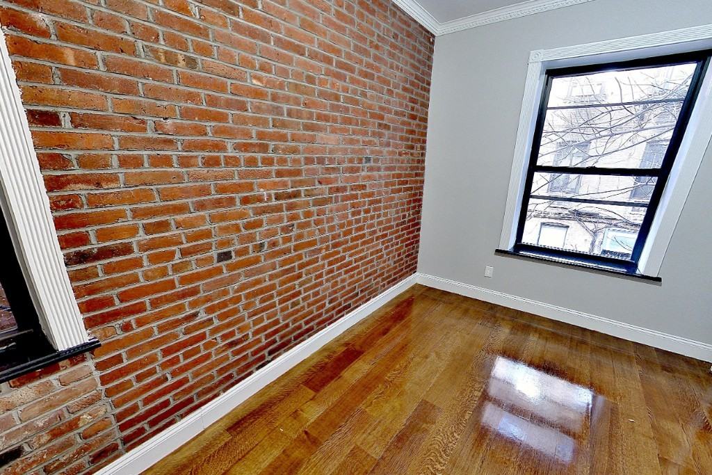 W 52nd St #3 - Photo 4 of 7