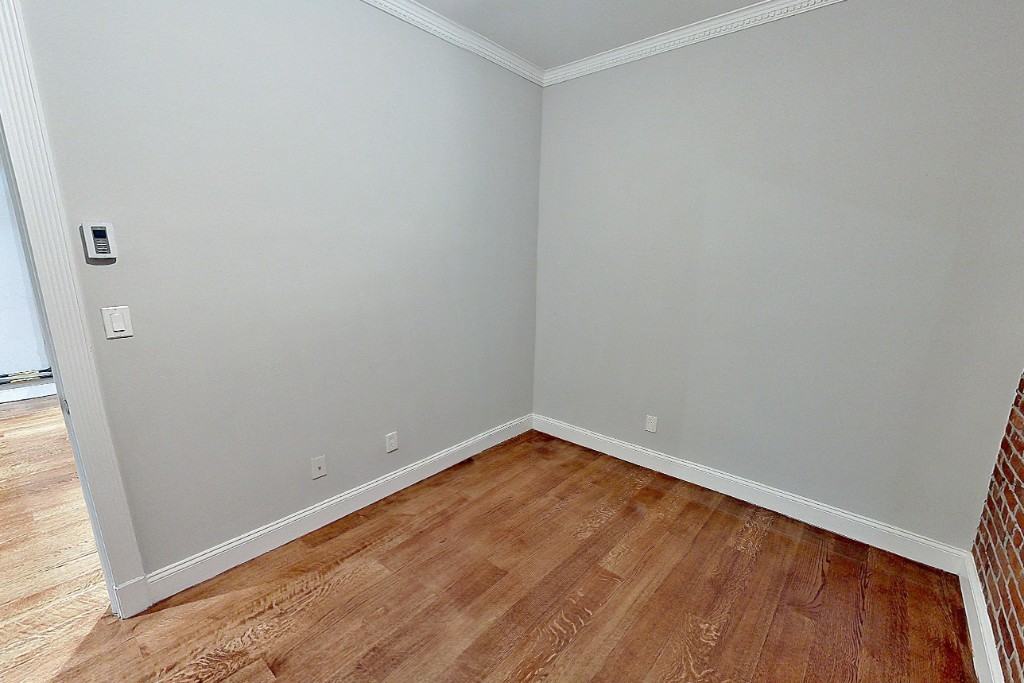 W 52nd St #3 - Photo 5 of 7