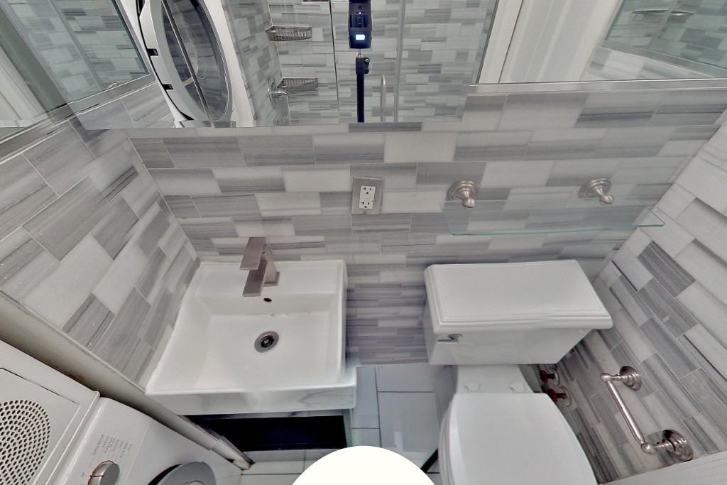 W 52nd St #3 - Photo 6 of 7