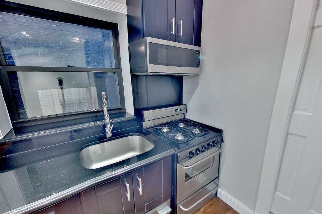 W 52nd St #3 - Photo 2 of 7