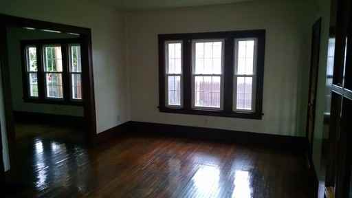 219 Baycliff Dr - Photo 2 of 11