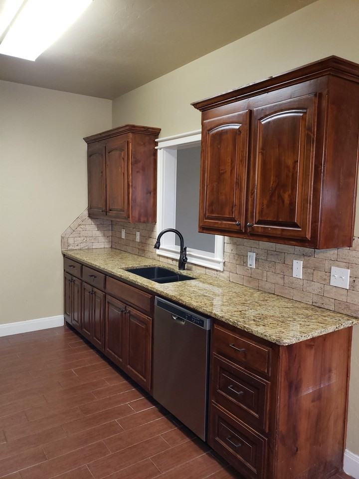 1413 A N. Monte Vista- MCELROY - Photo 3 of 13