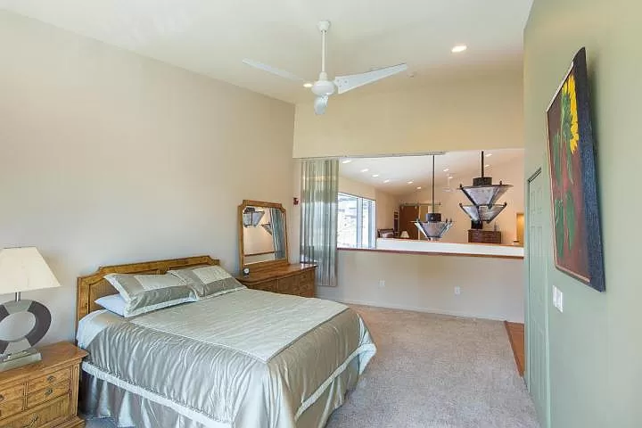 171 E Rich St - Photo 2 of 4