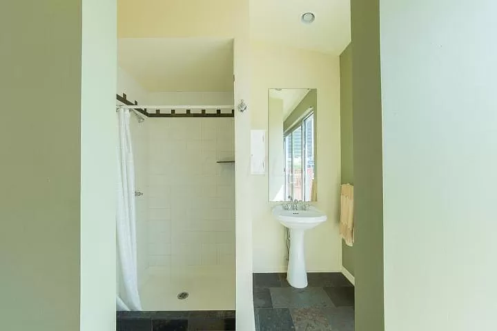 171 E Rich St - Photo 3 of 4