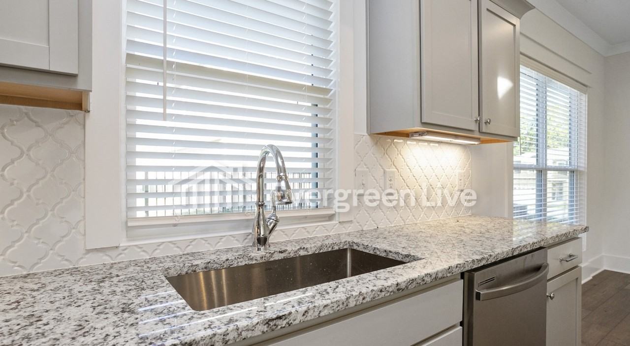 238 Greenwood Dr - Photo 4 of 23