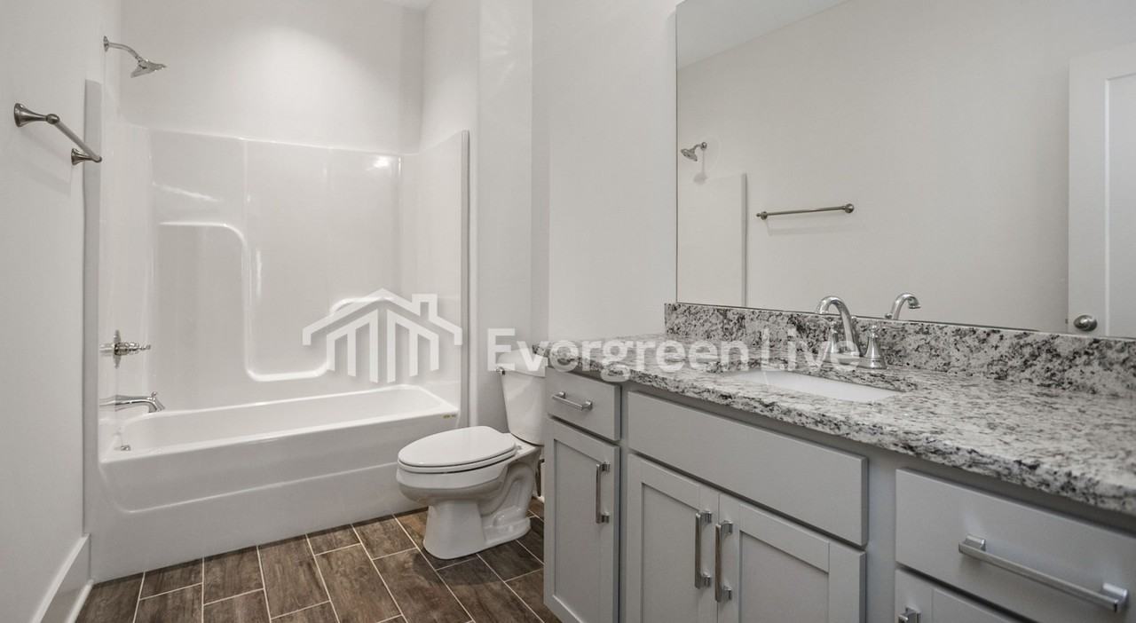 238 Greenwood Dr - Photo 5 of 23